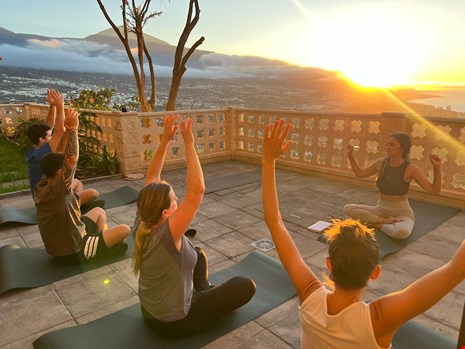 Santa Úrsula 25% Christmas discount 766.022727272727 stay image